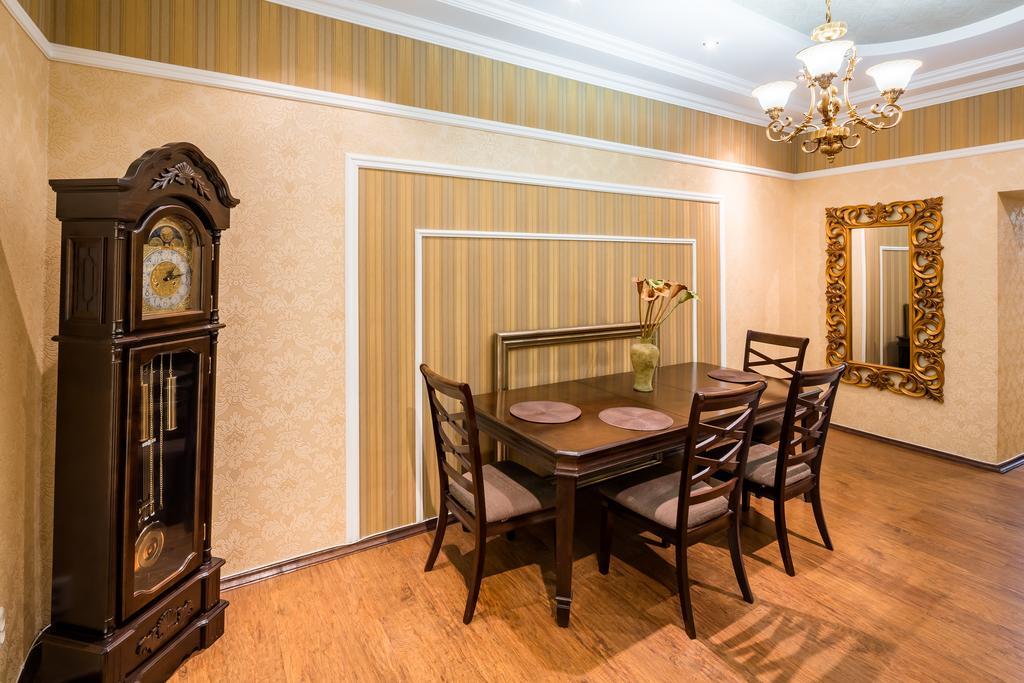 Romari Проспект Свободи 39 Lviv Exterior photo